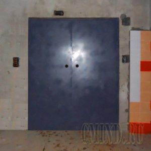Грузовой лифт в бетонной шахте CMInd-K3-3000-2000x2500x2200-1